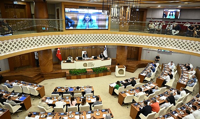 Başkan Böcek’ten genç teğmenlere destek “Gurur duydum”