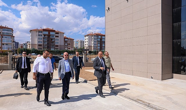Selçuklu Belediye Başkanı Ahmet Pekyatırmacı, Selçuklu Belediyesi tarafından Konya’ya kazandırılacak Toplum Ruh Sağlığı Merkezi ve Sağlıklı Hayat Merkezi’nde incelemelerde bulundu