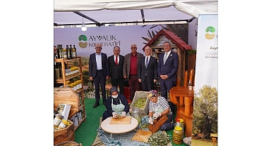 Ayvalık’ta Zeytin ve Zeytinyağı Büyük Festival Pazarı Açıldı.