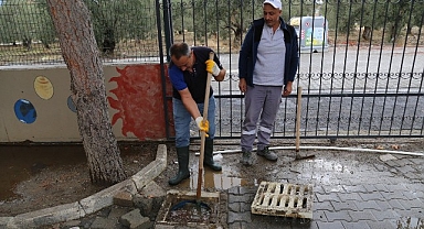 Edremit Belediyesi sağanak yağışlara Karşı 7/24 sahada