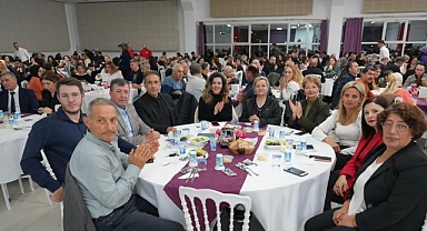 Burhaniye Belediyesi’nden Öğretmenler Günü Yemeği