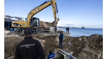 Foça’da dere yatağına yapılan kanal taşkını önledi